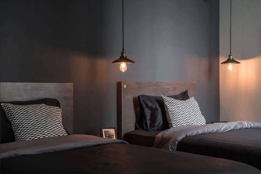 5020 – 208_bedroom.jpg