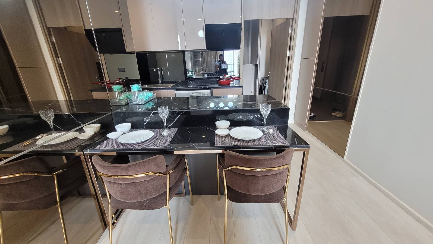 5021 – 402_kitchen.jpg