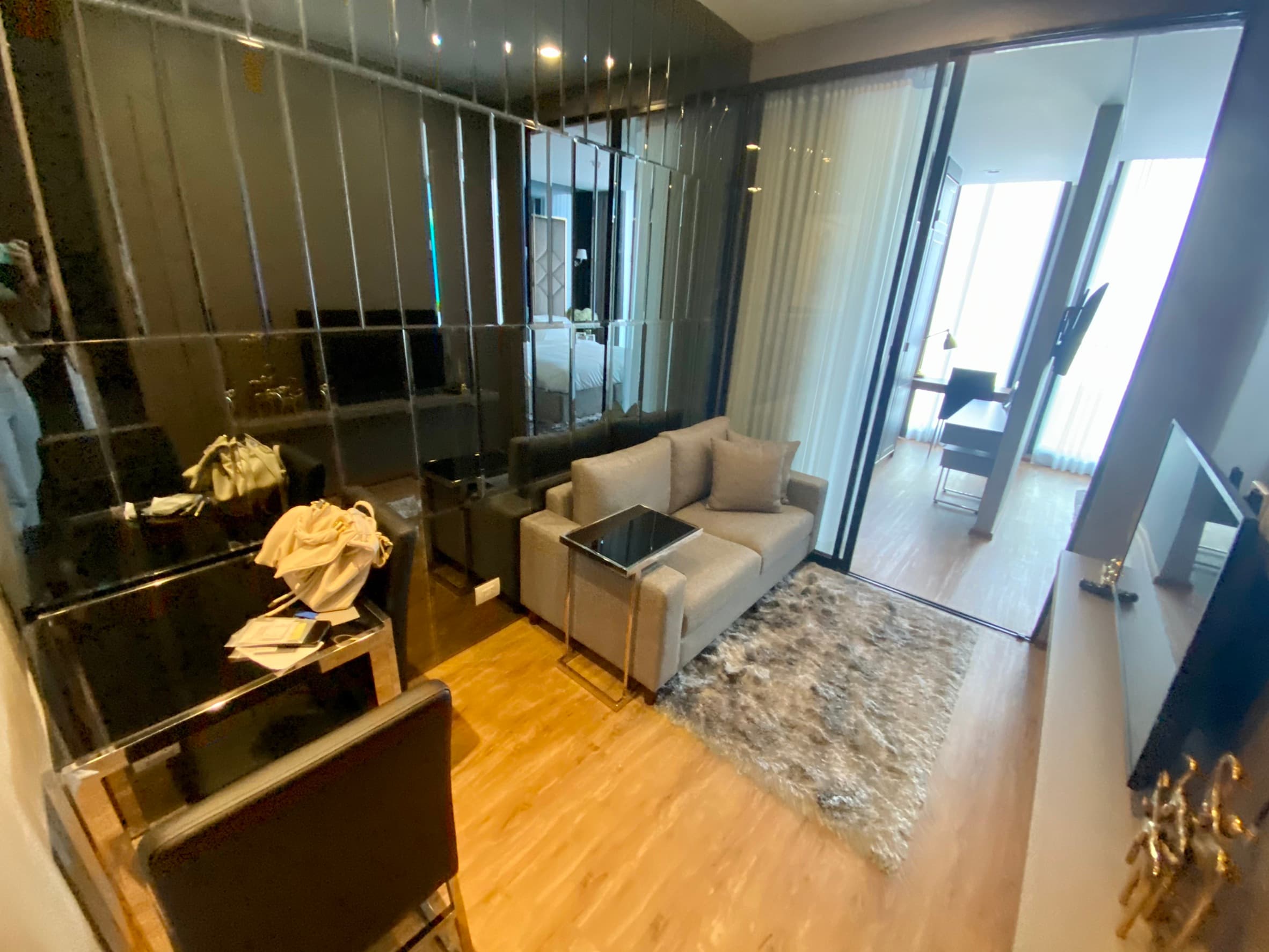 5024 – 101_living_room.jpg