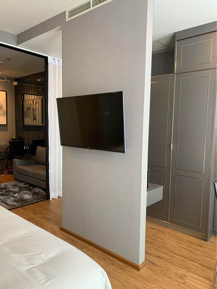 5024 – 103_living_room.jpg