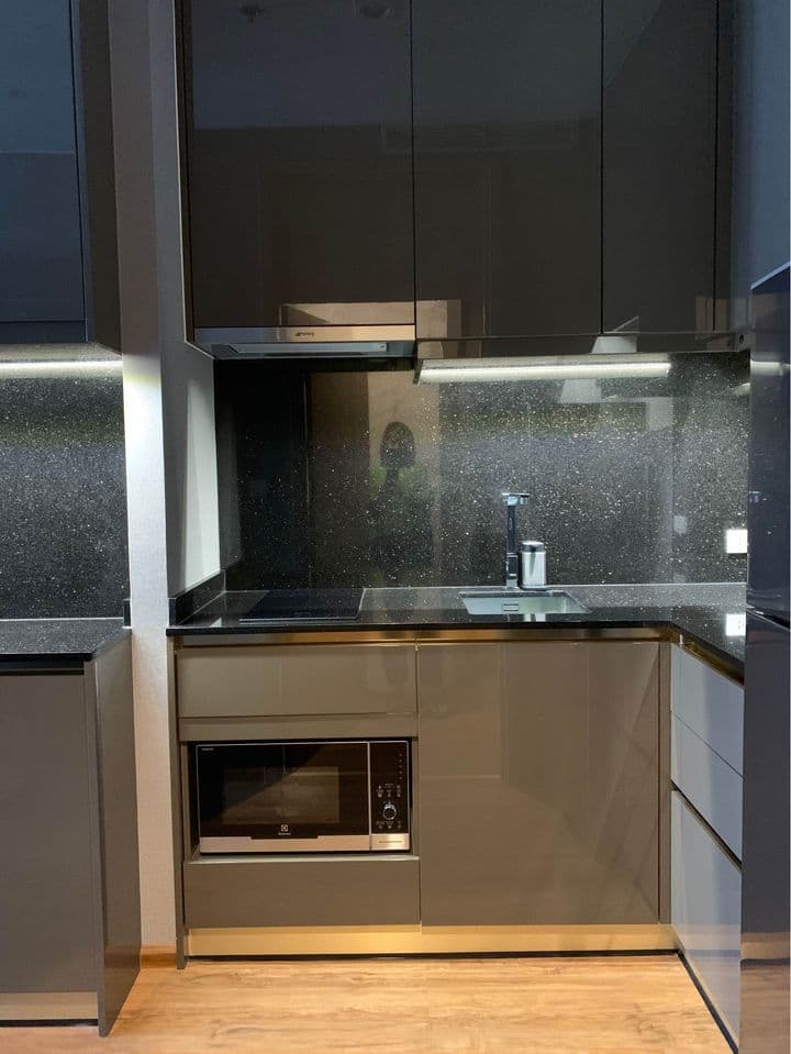 5024 – 403_kitchen.jpg