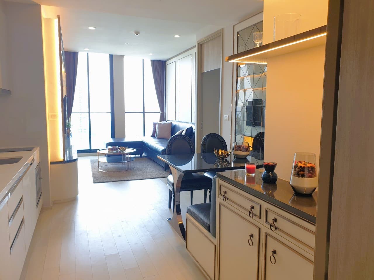 5025 – 101_living_room.jpg