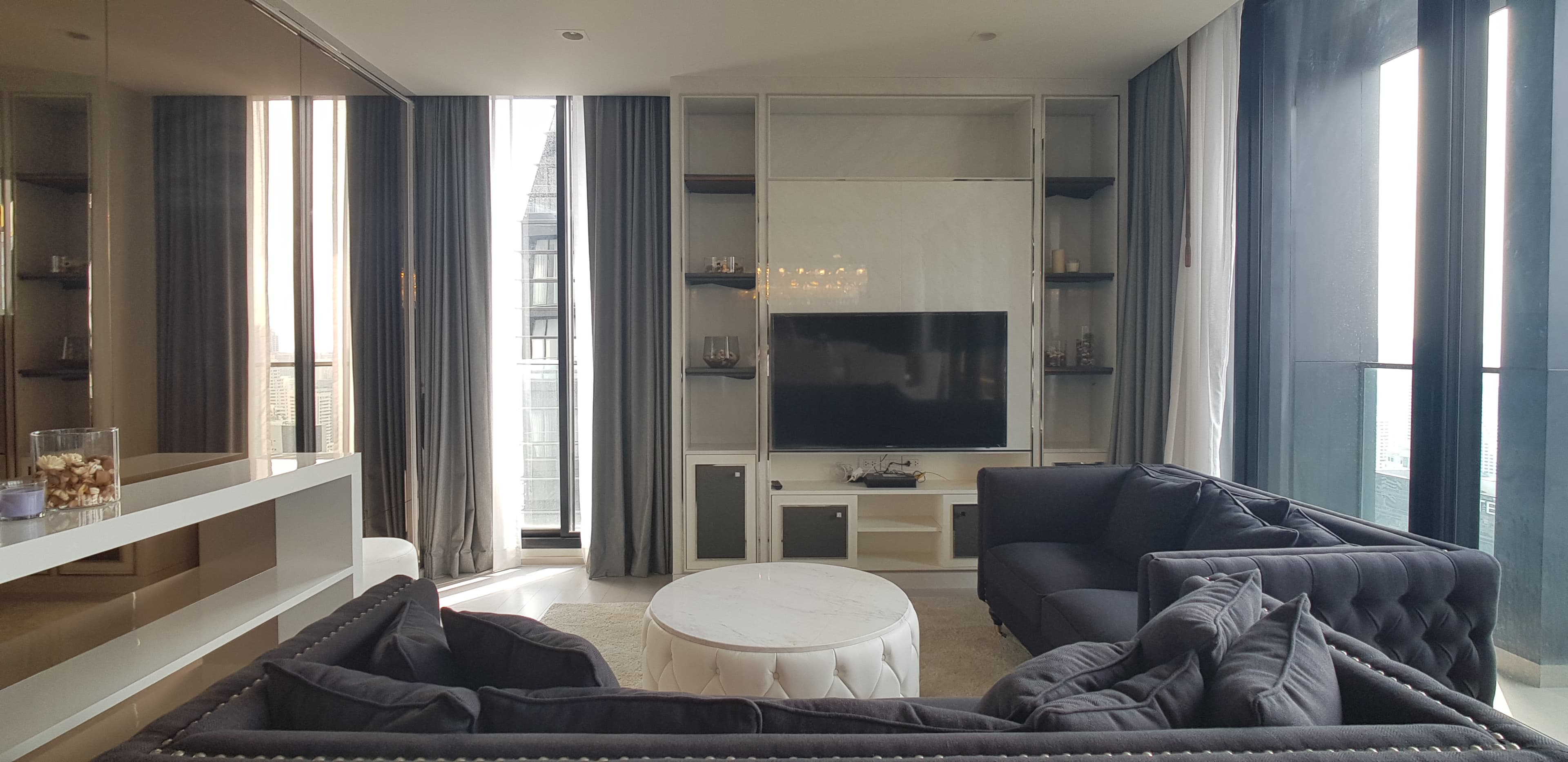 5028 – 104_living_room.jpg