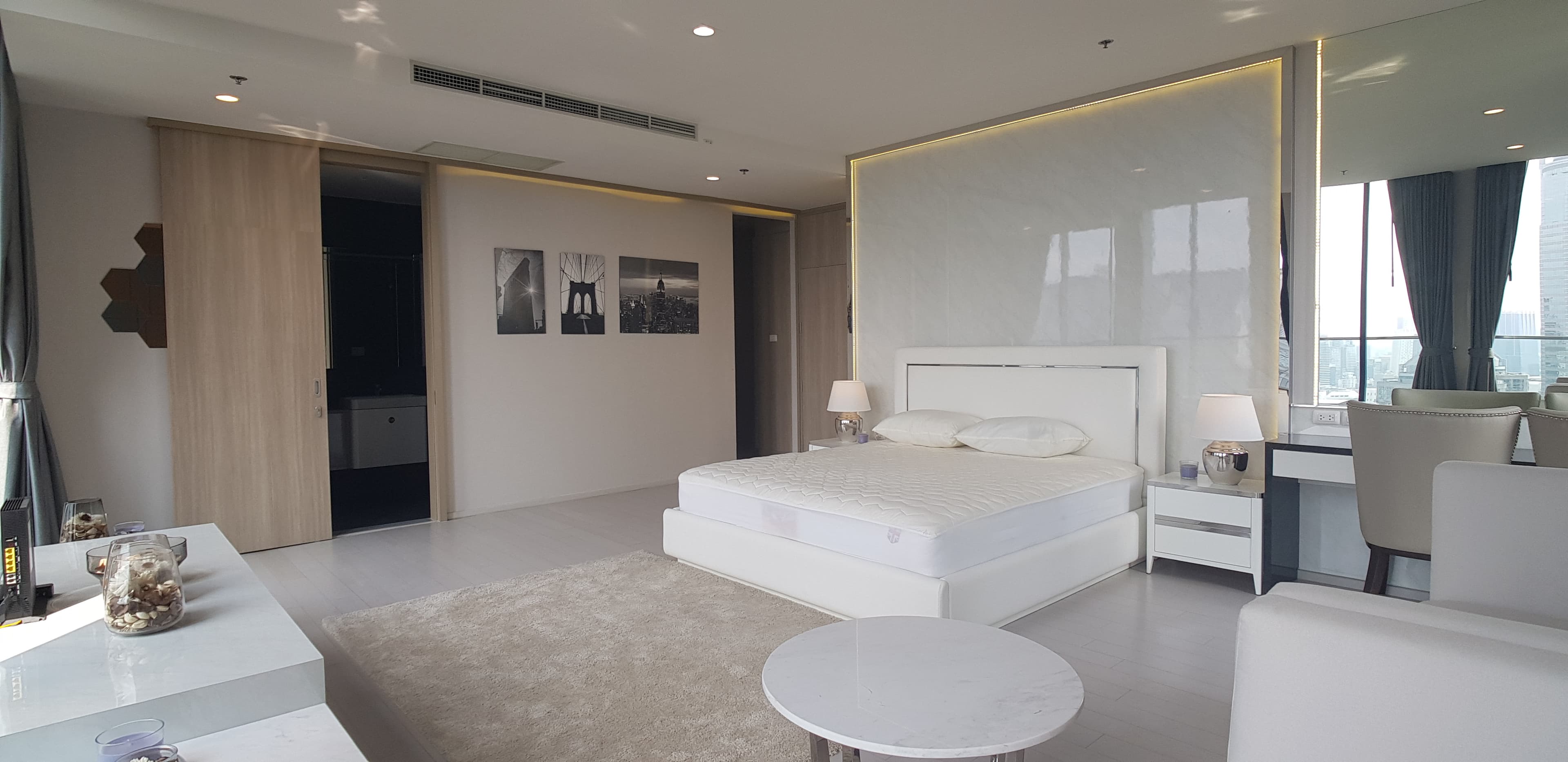 5028 – 107_living_room.jpg