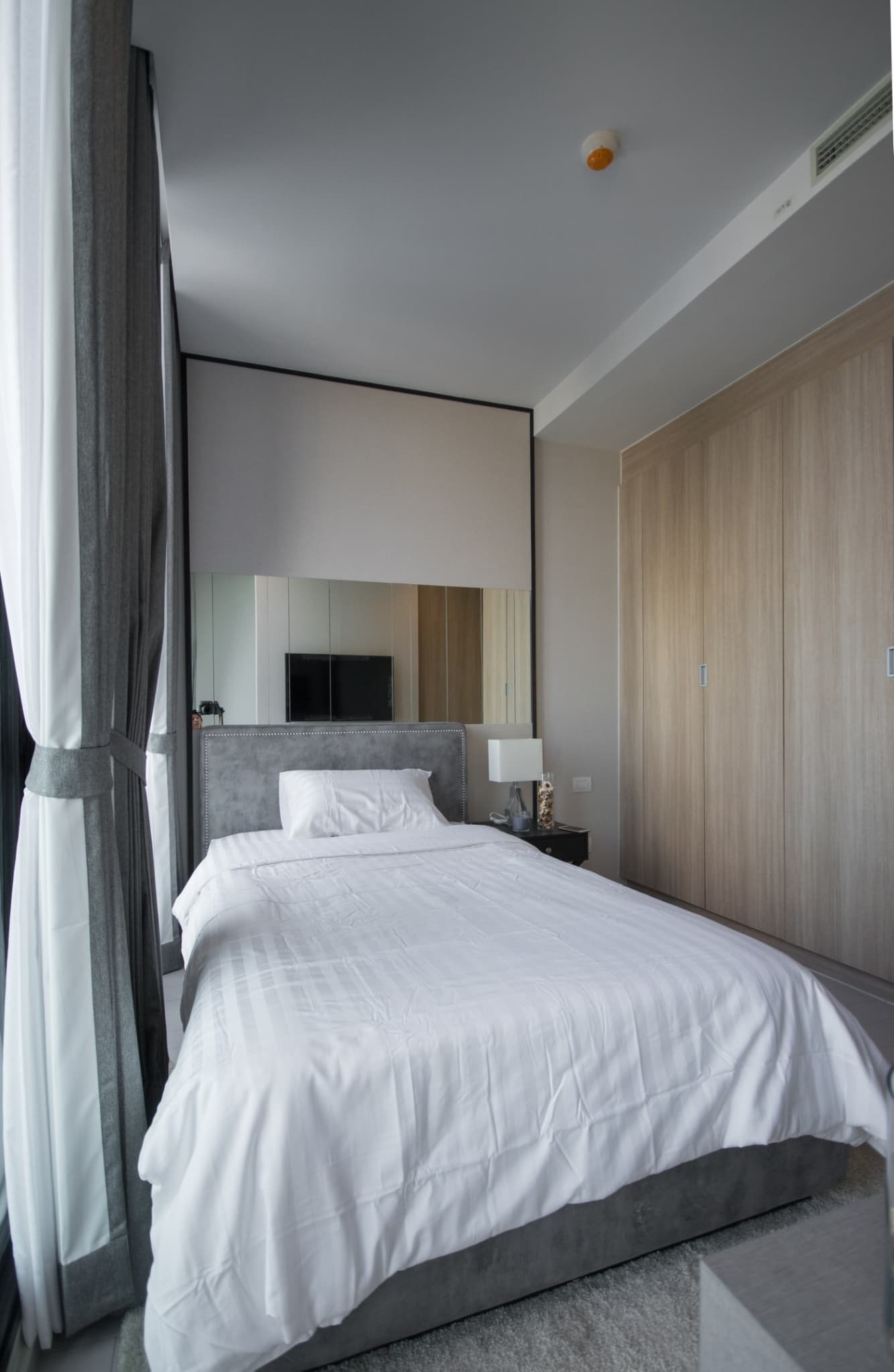 5028 – 203_bedroom.jpg
