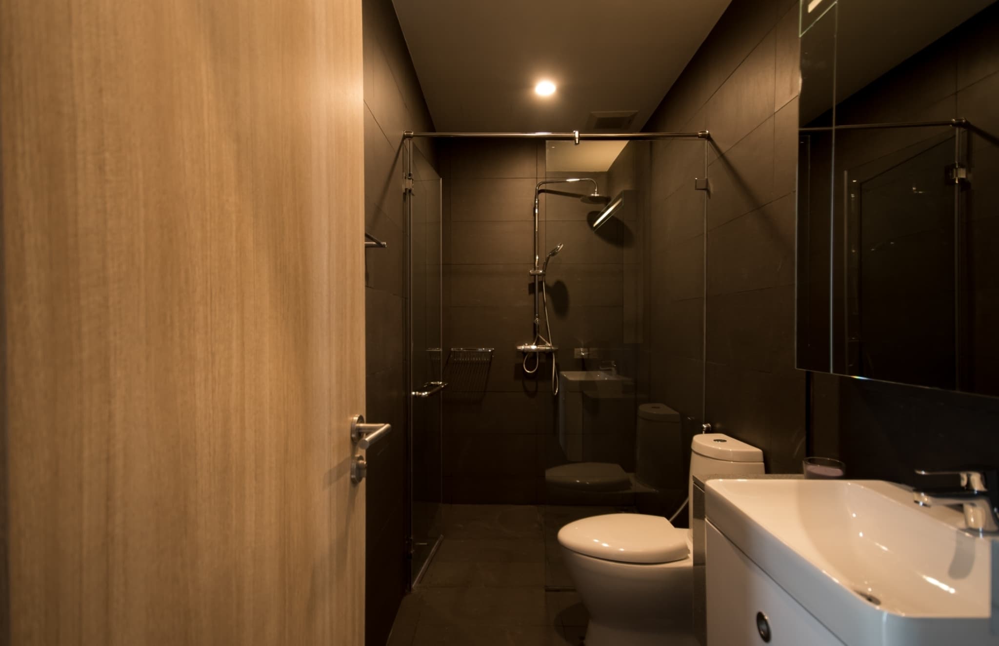 5028 – 301_bathroom.jpg