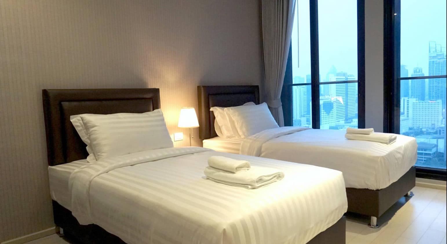 5029 – 201_bedroom.jpg