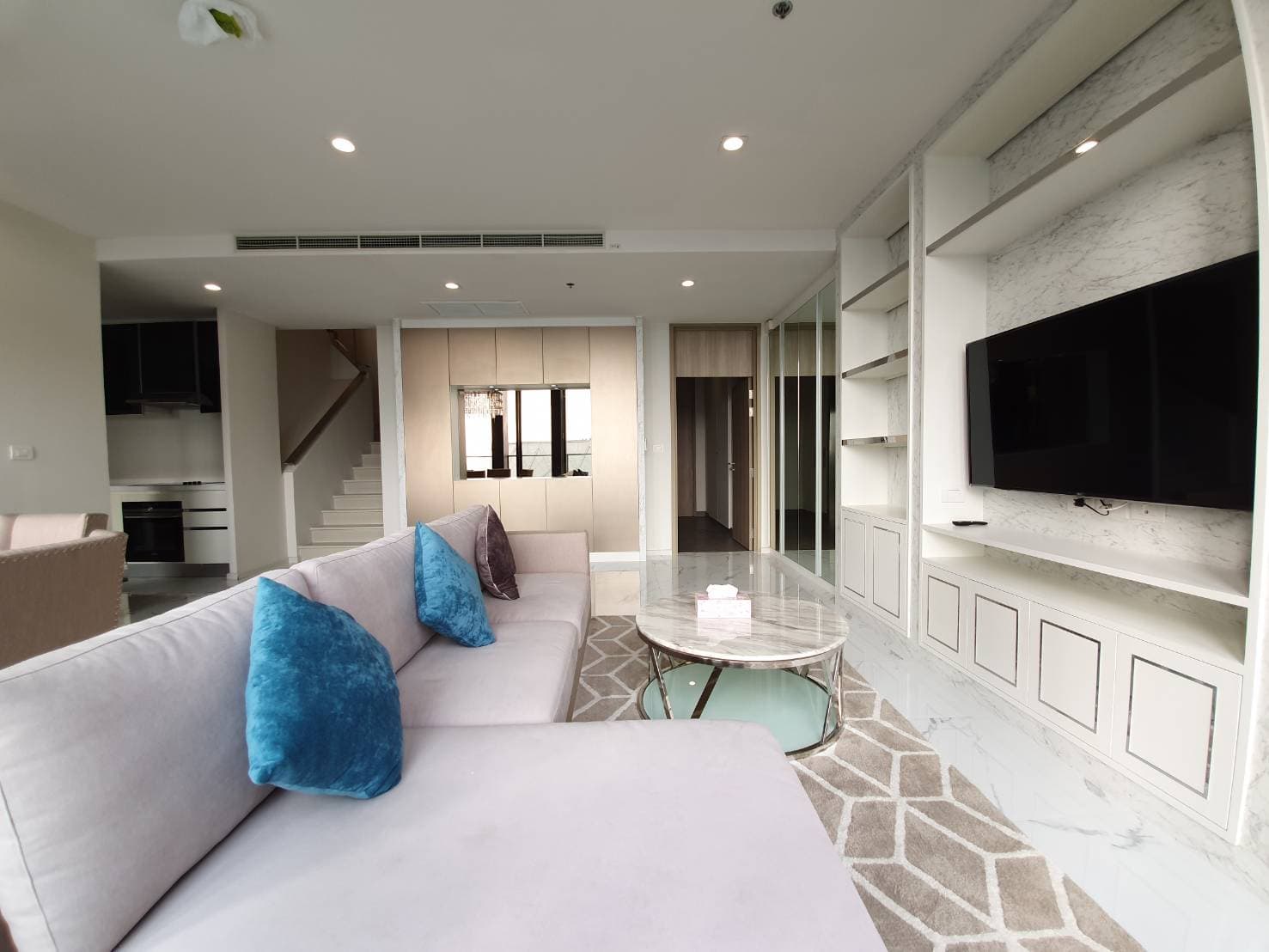5030 – 107_living_room.jpg
