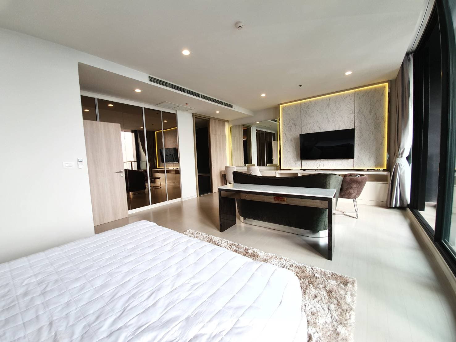 5030 – 201_bedroom.jpg