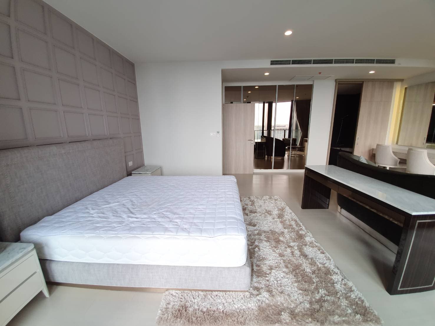 5030 – 202_bedroom.jpg