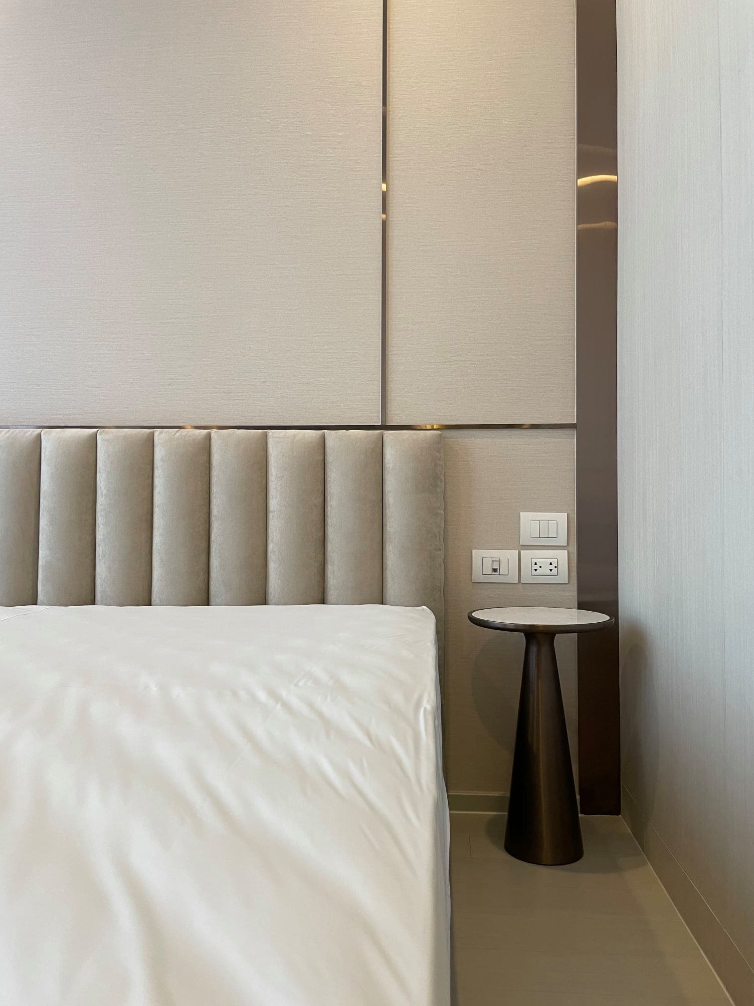 5032 – 201_bedroom.jpg