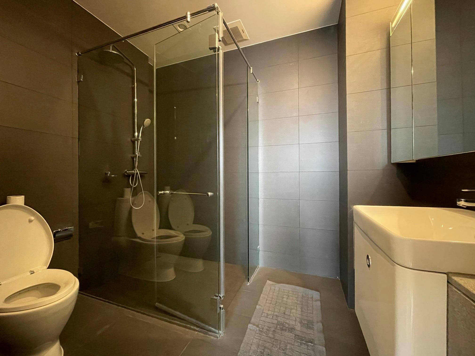 5032 – 301_bathroom.jpg
