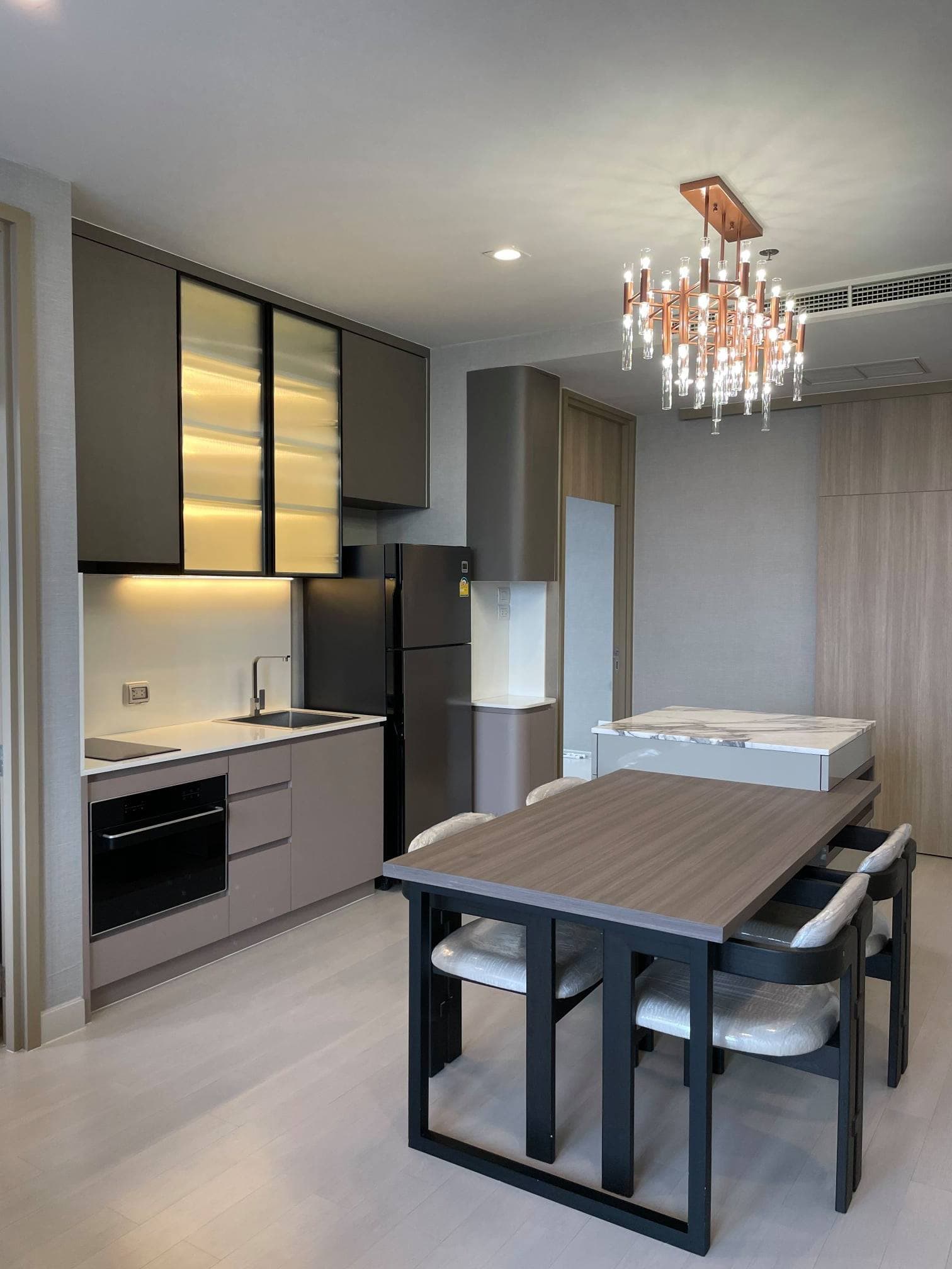 5032 – 401_kitchen.jpg