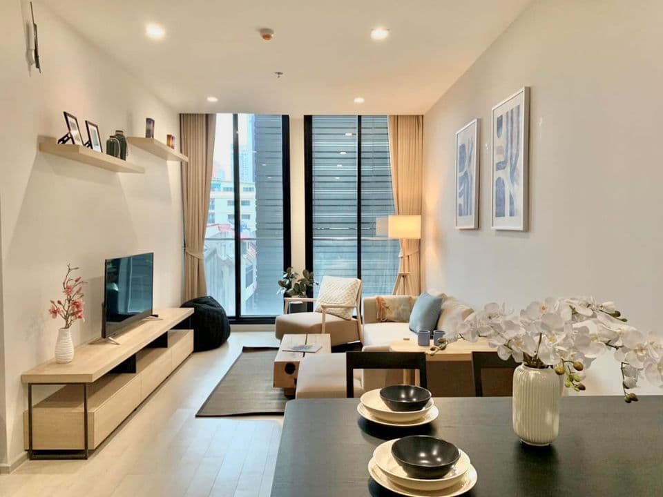 5033 – 104_living_room.jpg