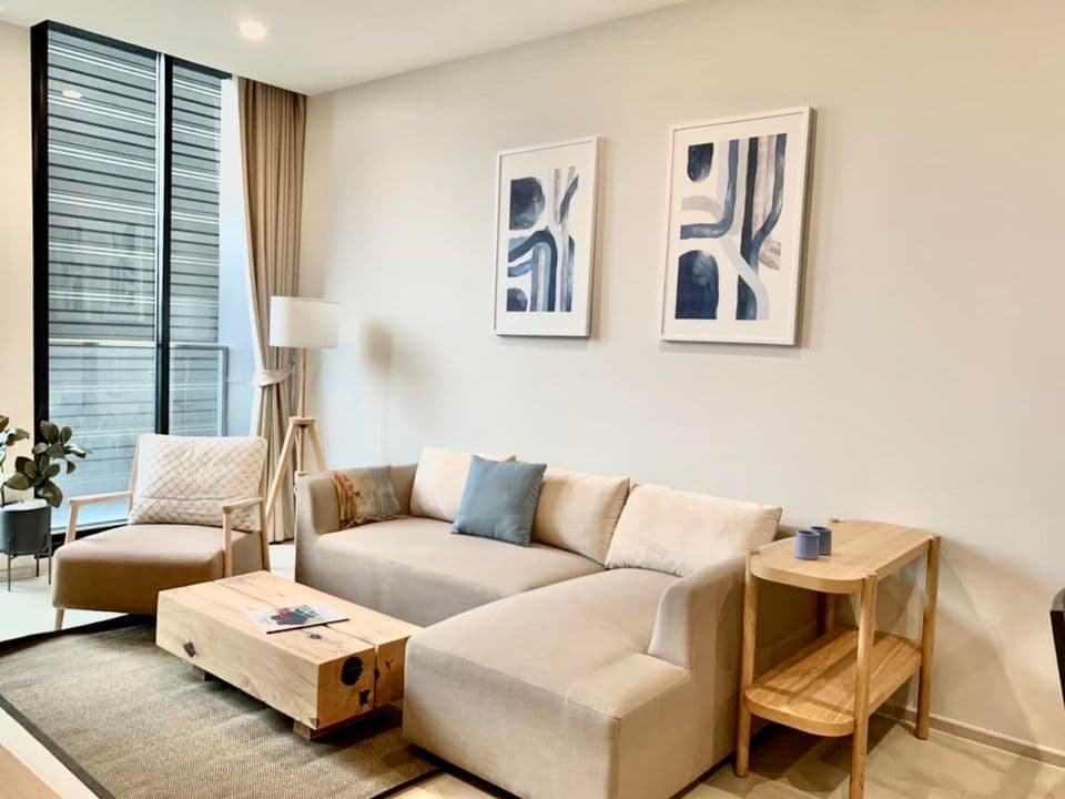 5033 – 105_living_room.jpg