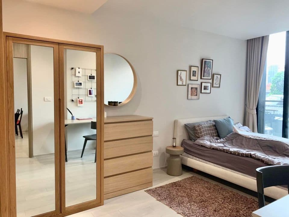 5033 – 202_bedroom.jpg