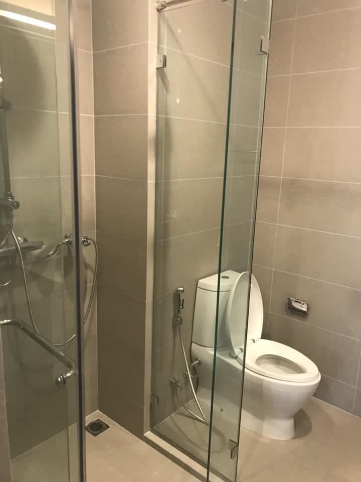 5035 – 302_bathroom.jpg