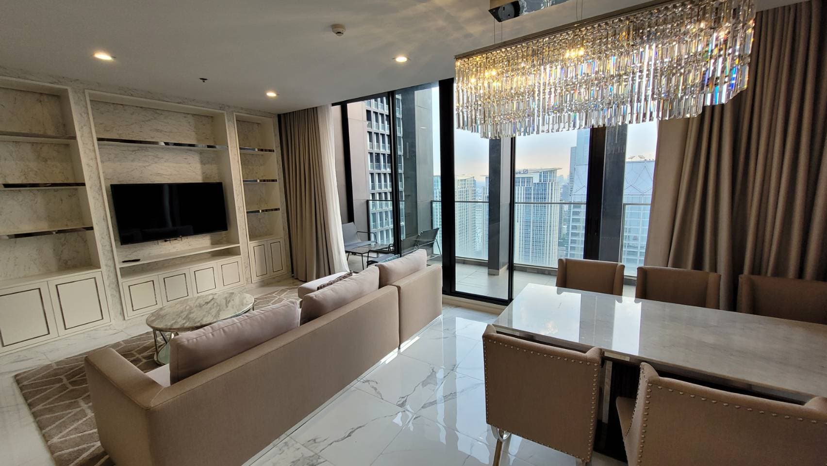 5036 – 101_living_room.jpg