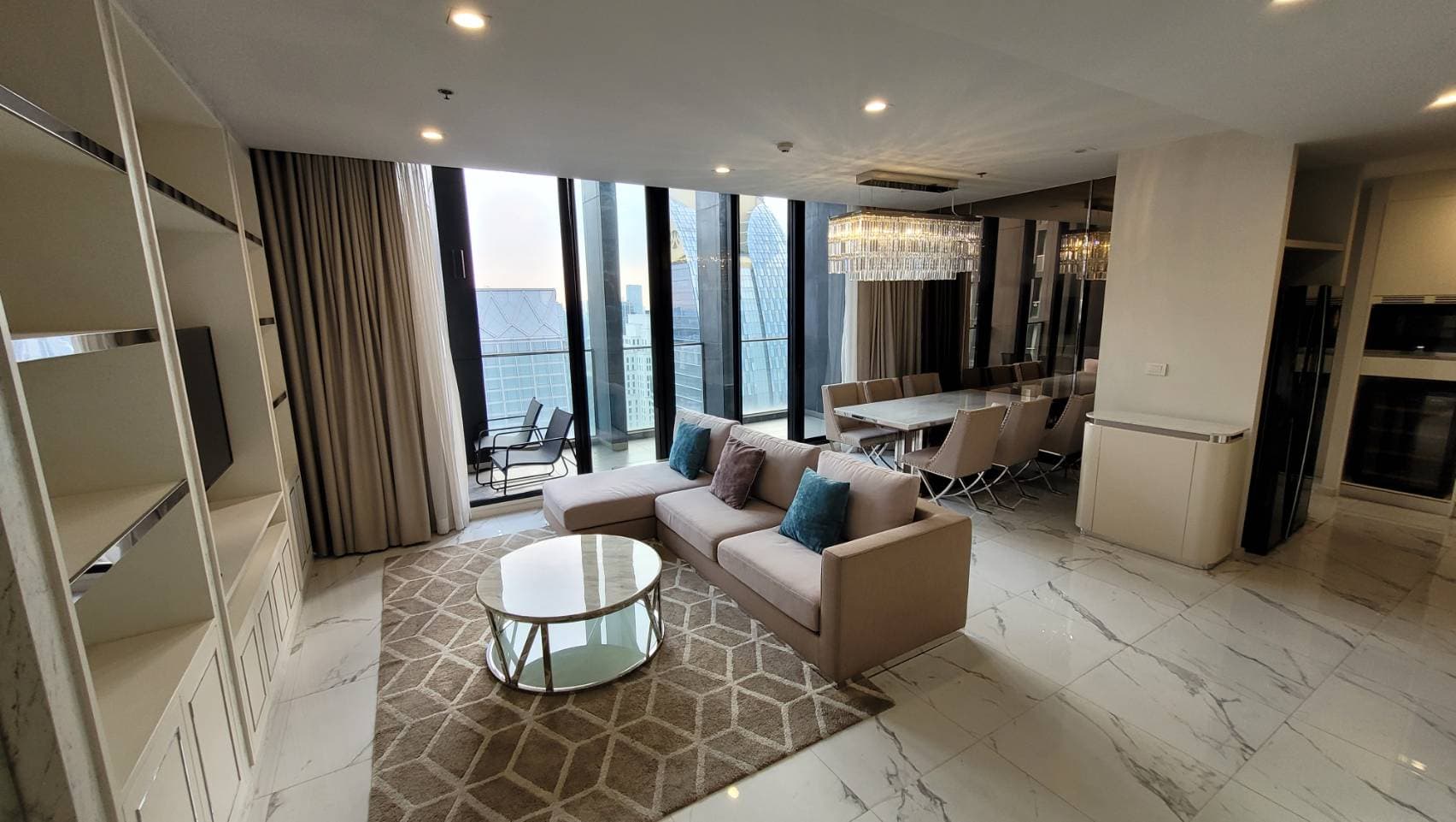 5036 – 102_living_room.jpg