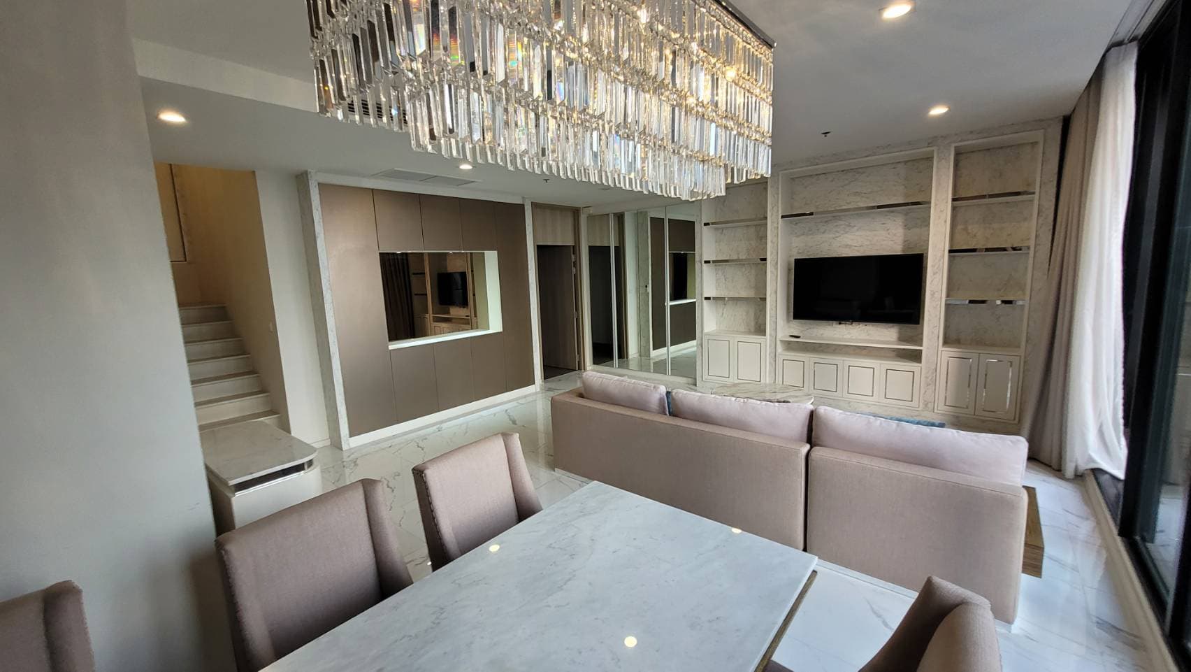 5036 – 109_living_room.jpg