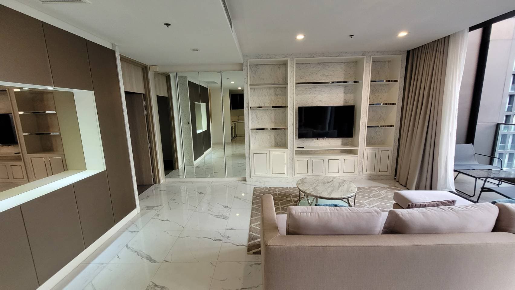 5036 – 110_living_room.jpg