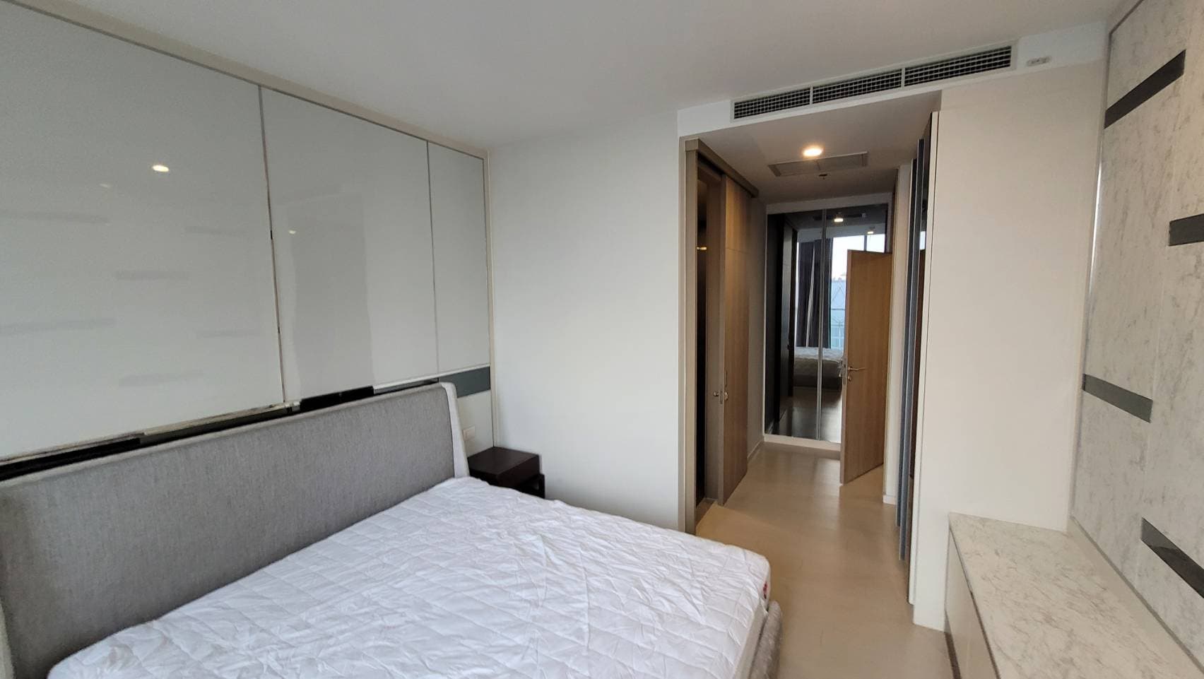 5036 – 201_bedroom.jpg