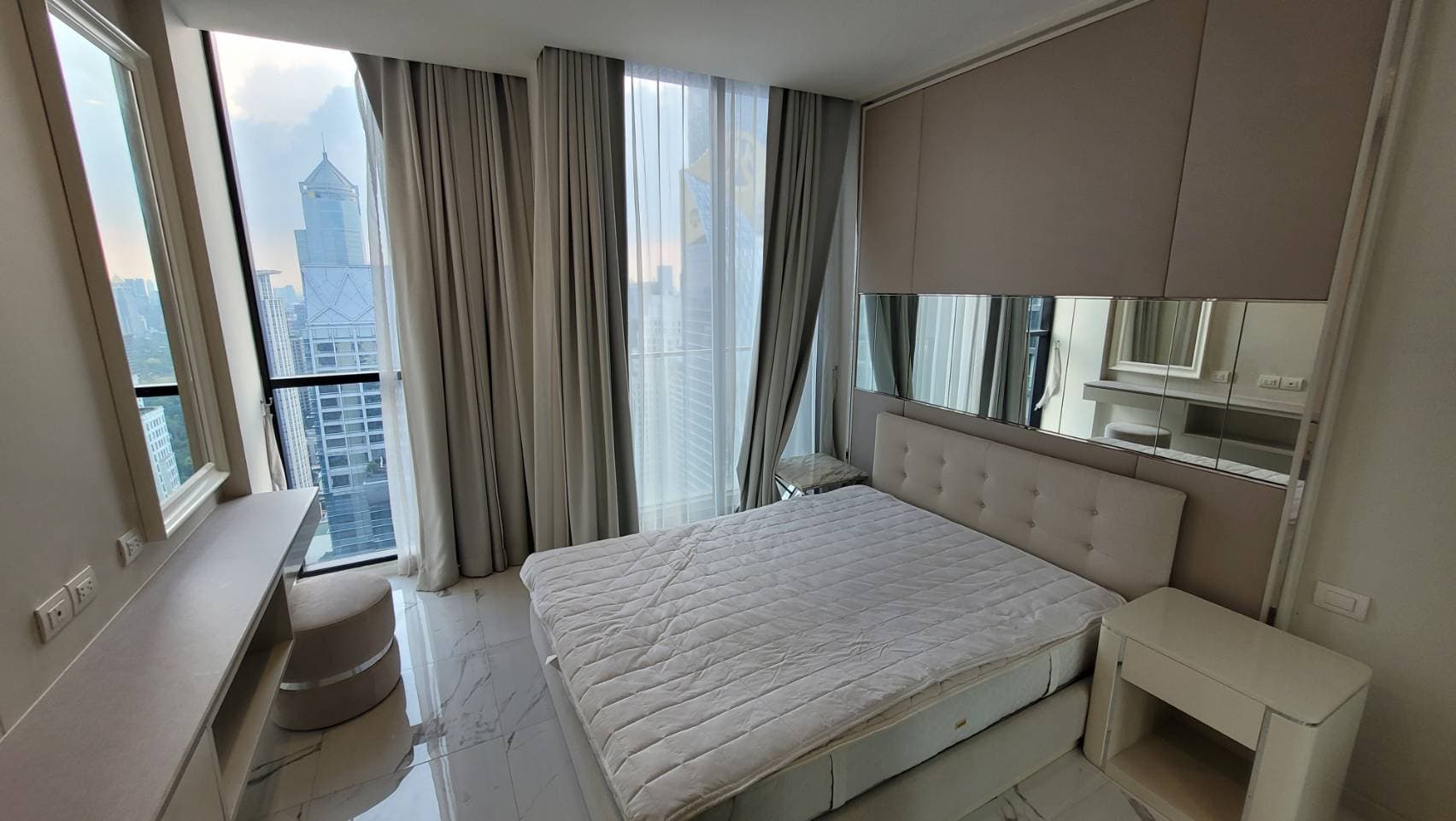 5036 – 204_bedroom.jpg