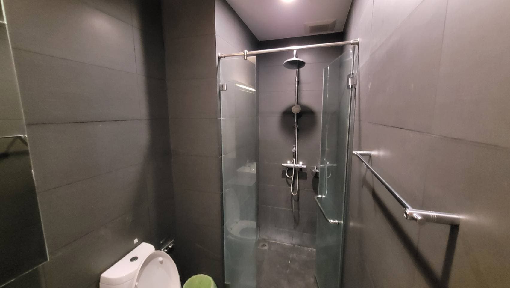 5036 – 303_bathroom.jpg