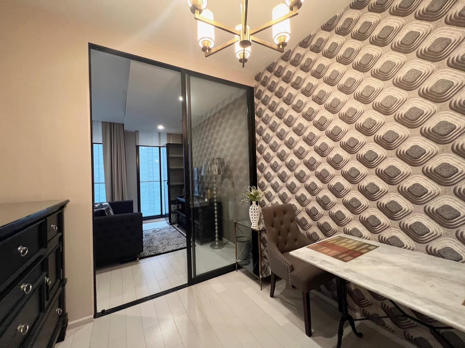 5039 – 101_living_room.jpg