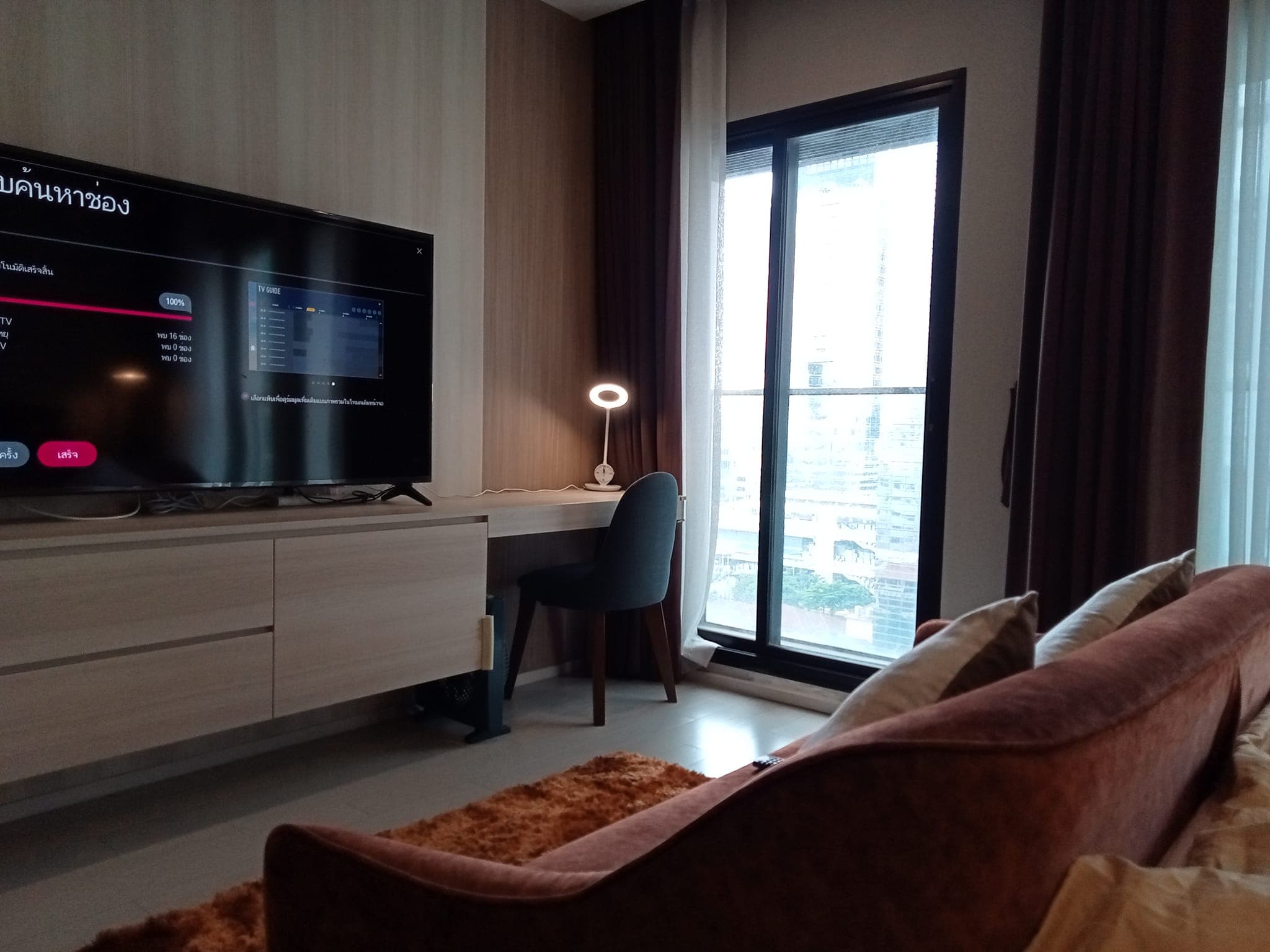 5040 – 102_living_room.jpg