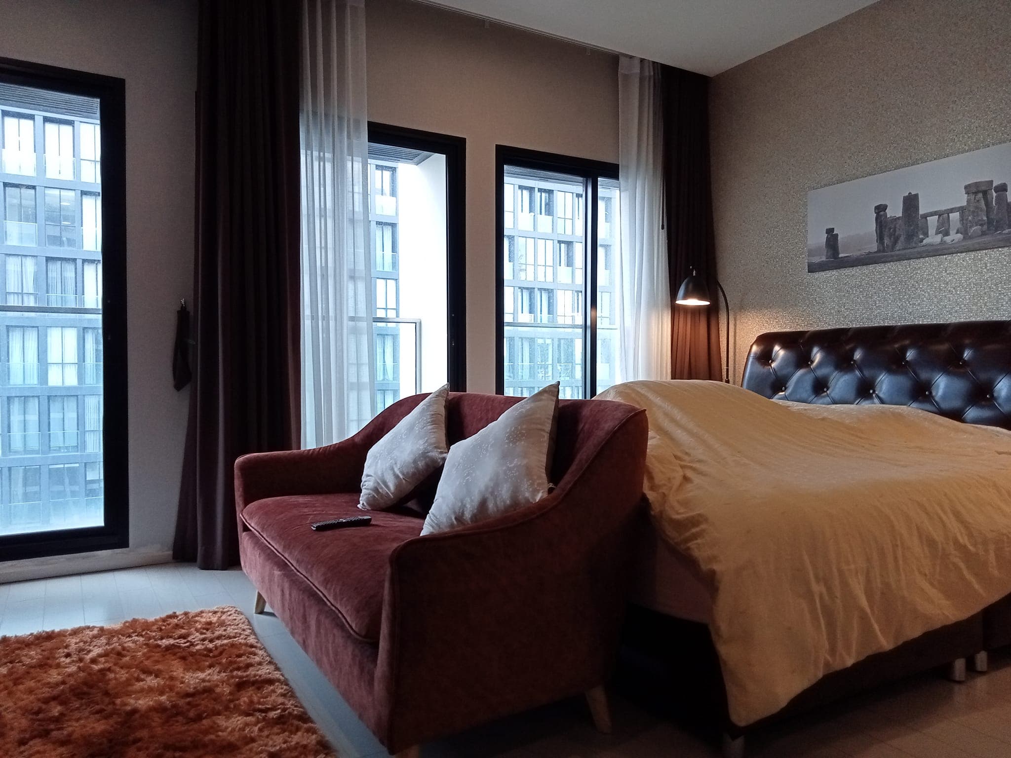 5040 – 104_living_room.jpg