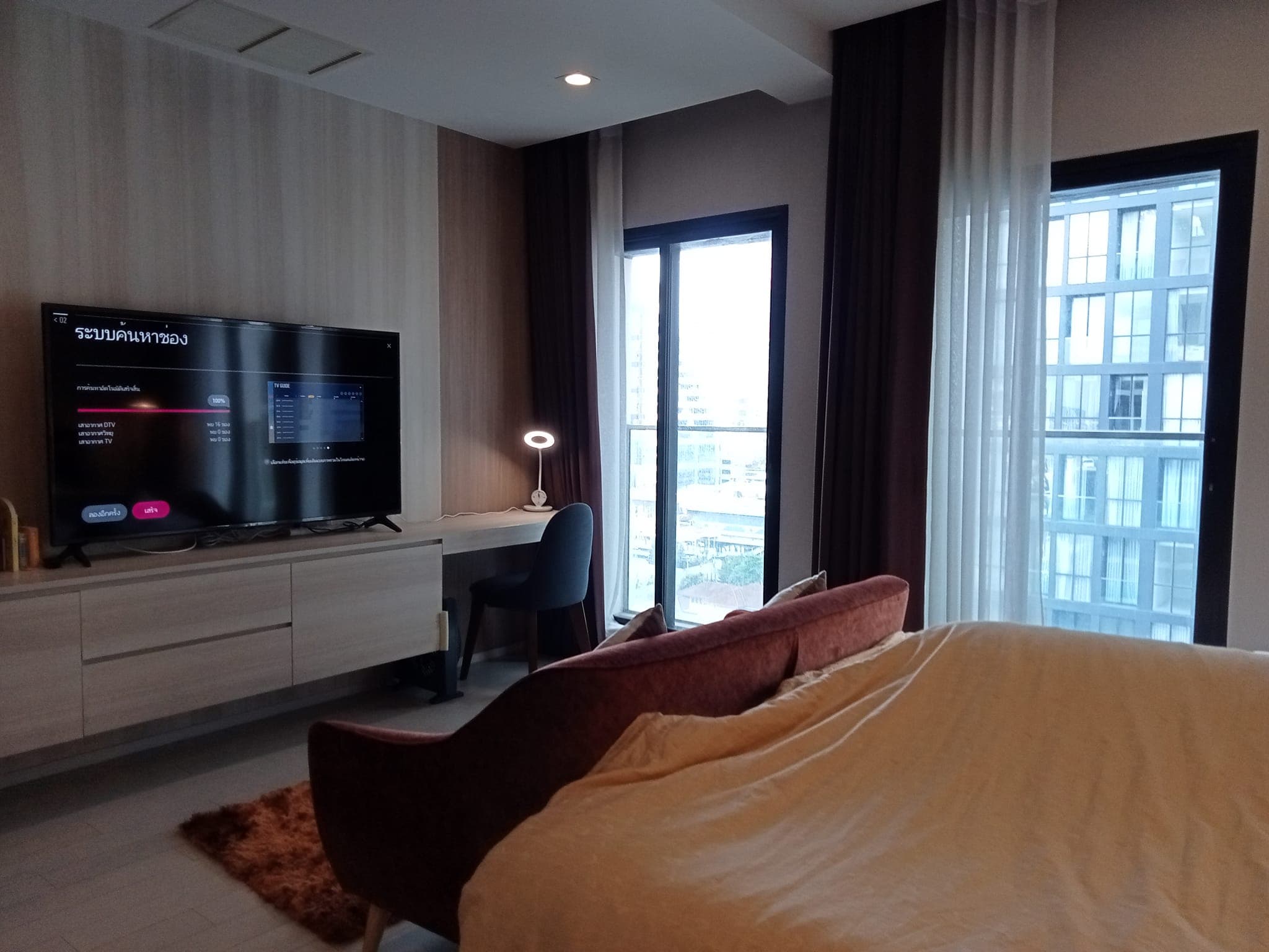 5040 – 105_living_room.jpg