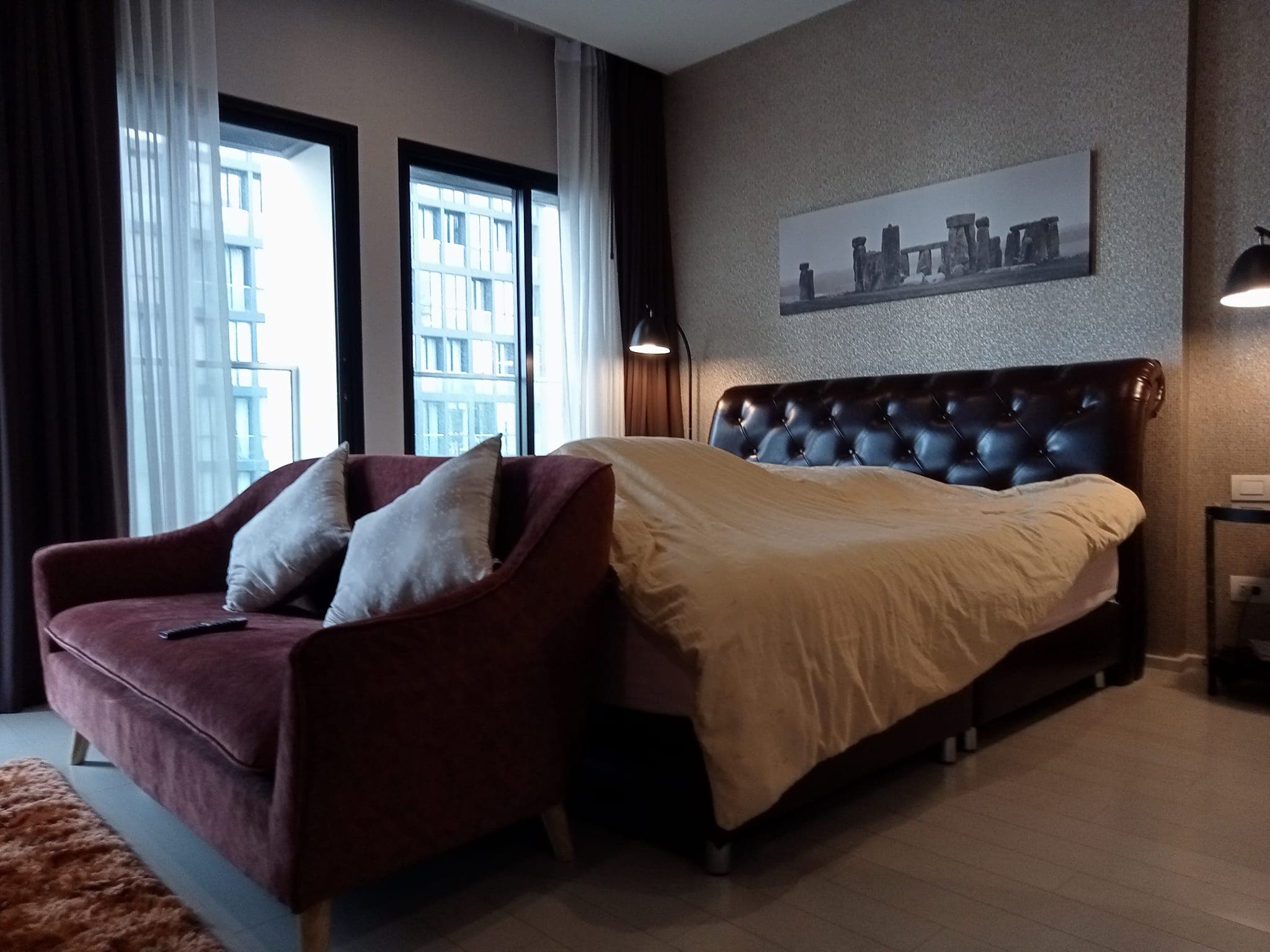 5040 – 106_living_room.jpg