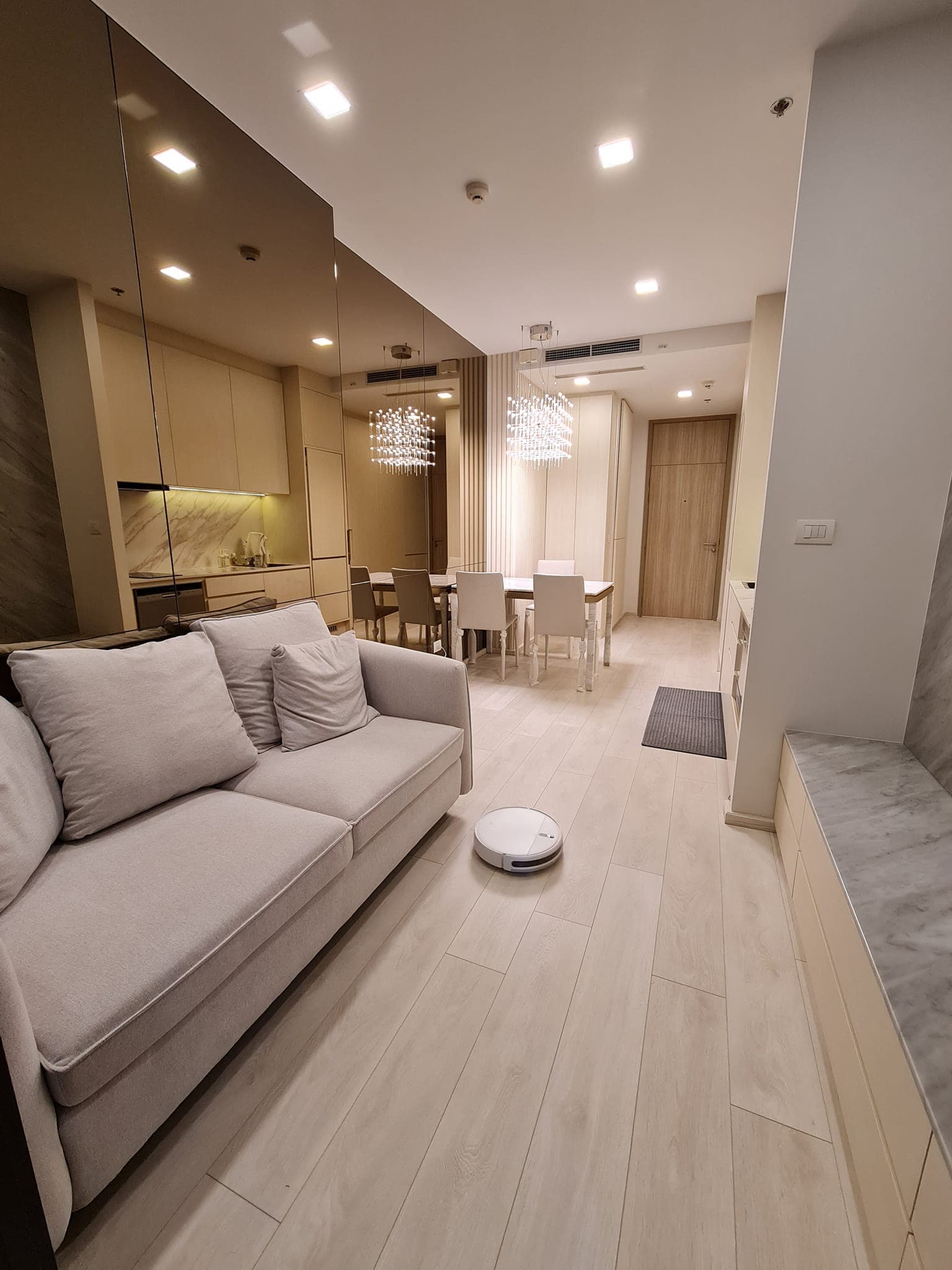 5041 – 101_living_room.jpg