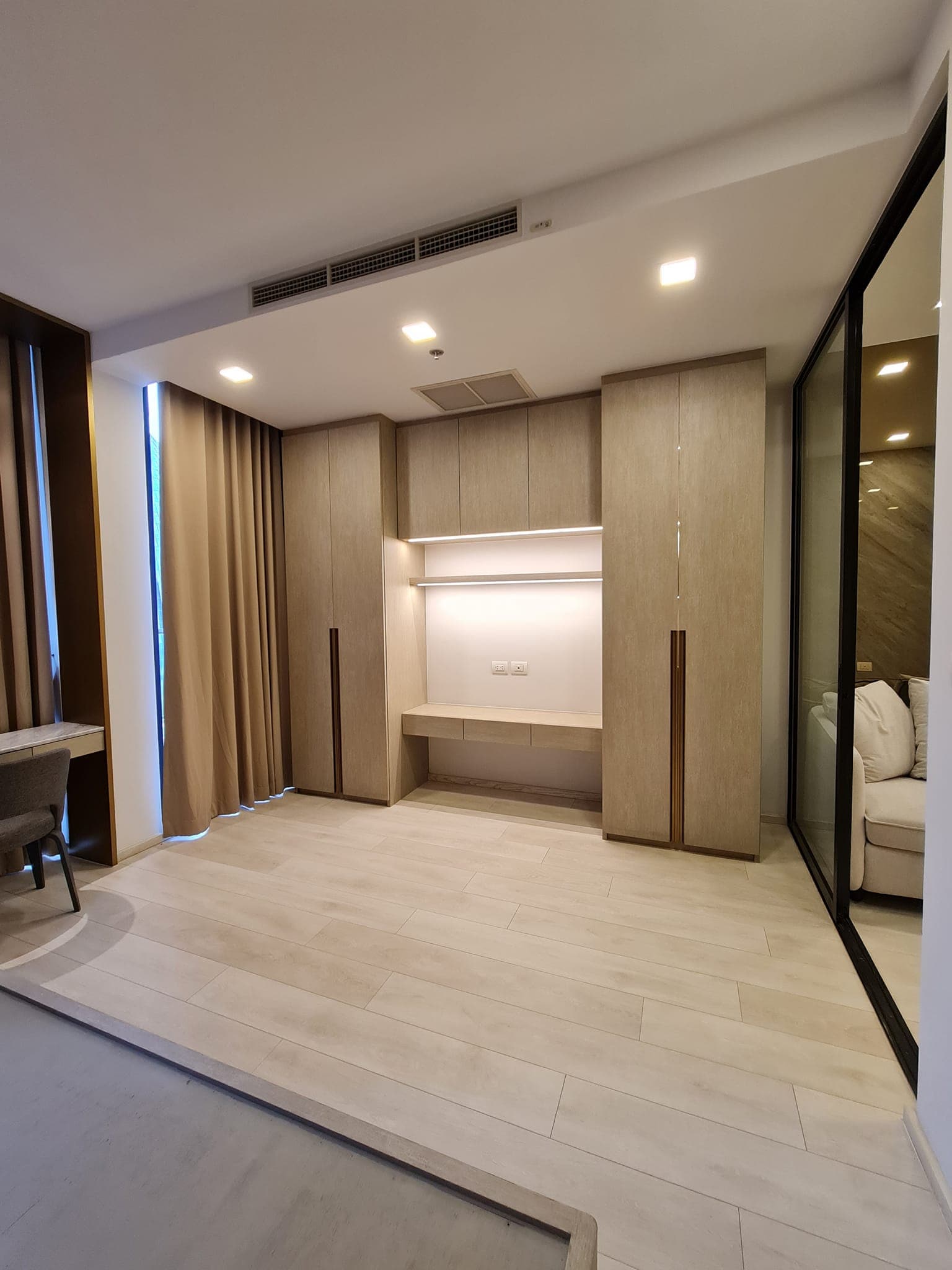 5041 – 103_living_room.jpg