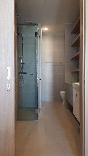 5042 – 301_bathroom.jpg