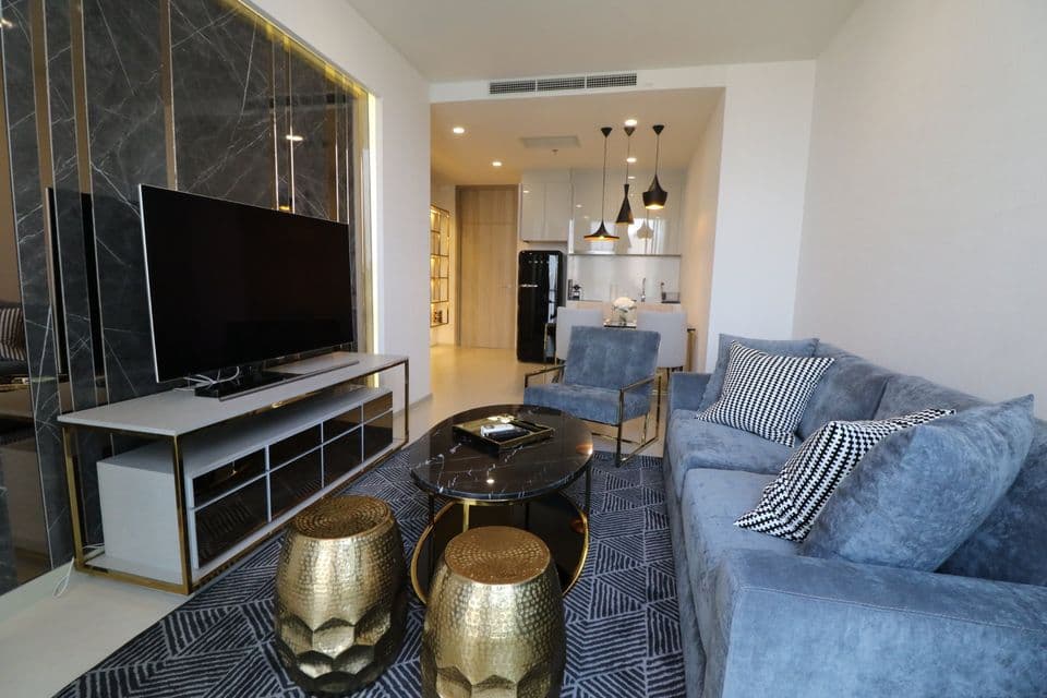 5046 – 102_living_room.jpg