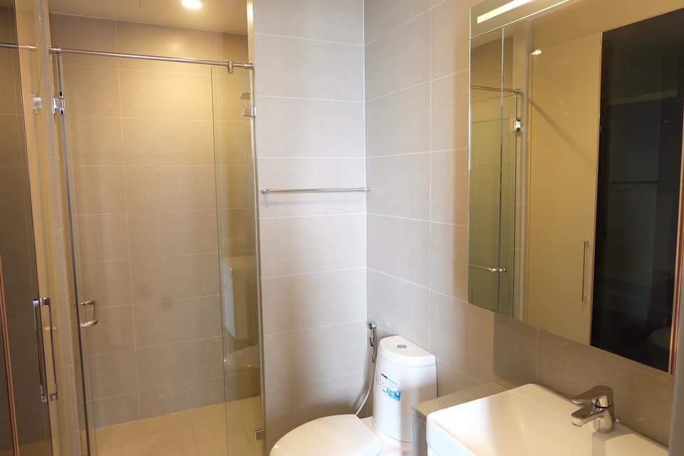 5047 – 301_bathroom.jpg