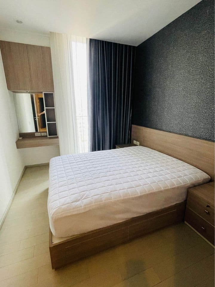 5049 – 202_bedroom.jpg