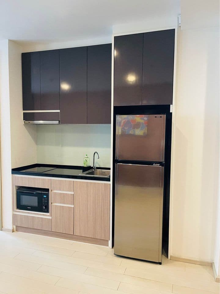 5049 – 401_kitchen.jpg