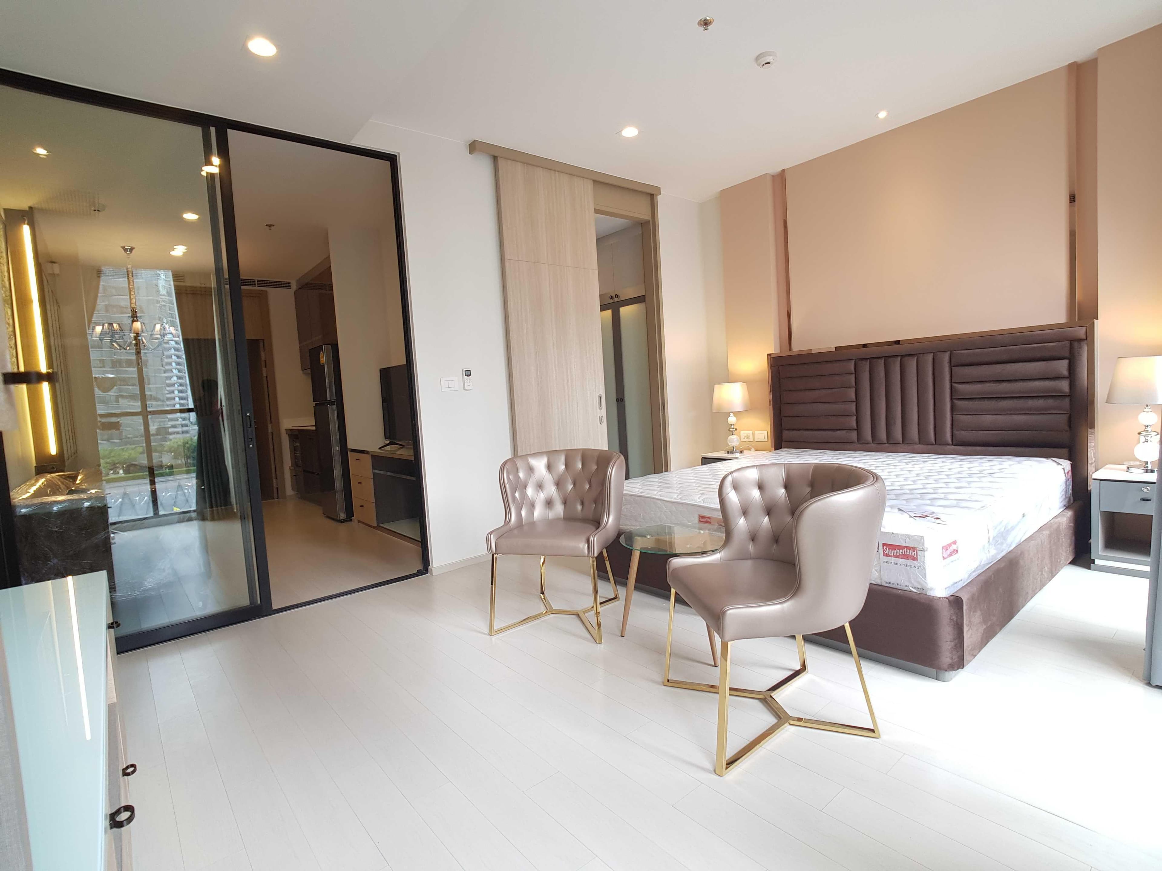 5051 – 101_living_room.jpg