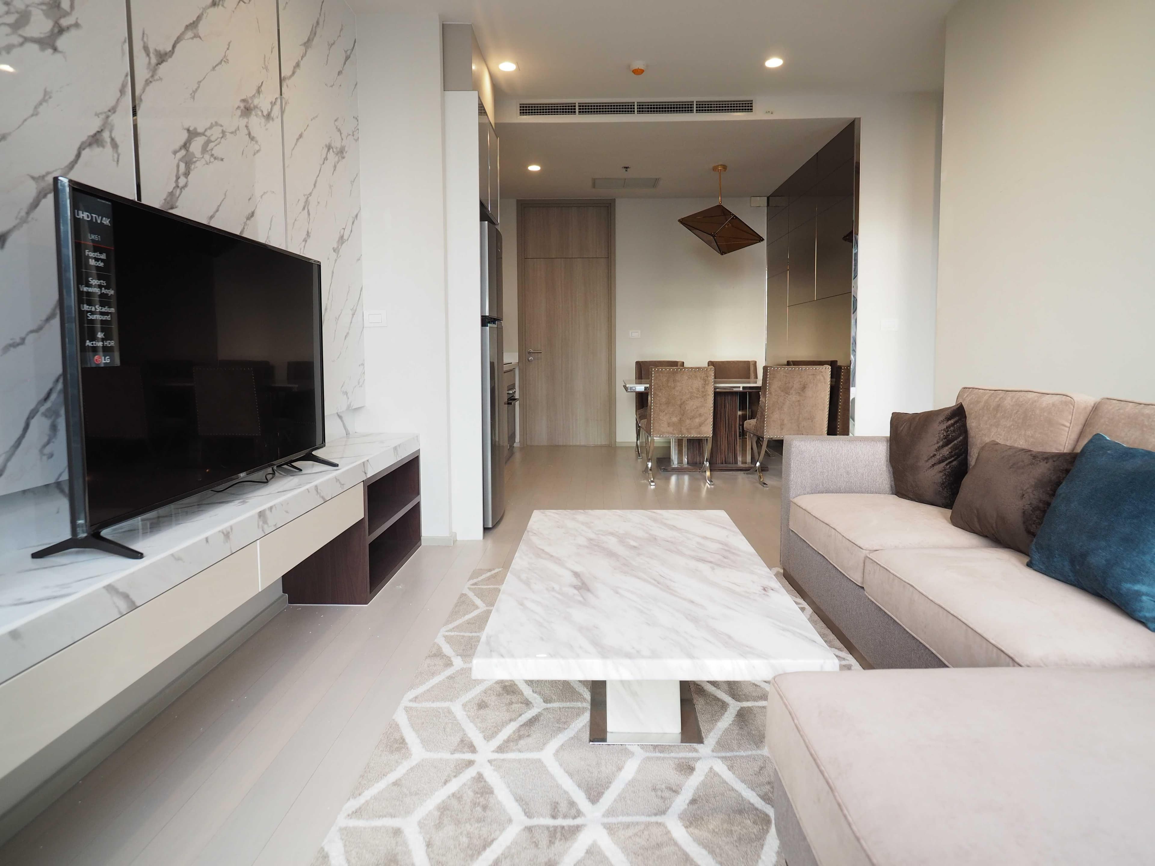5052 – 103_living_room.jpg