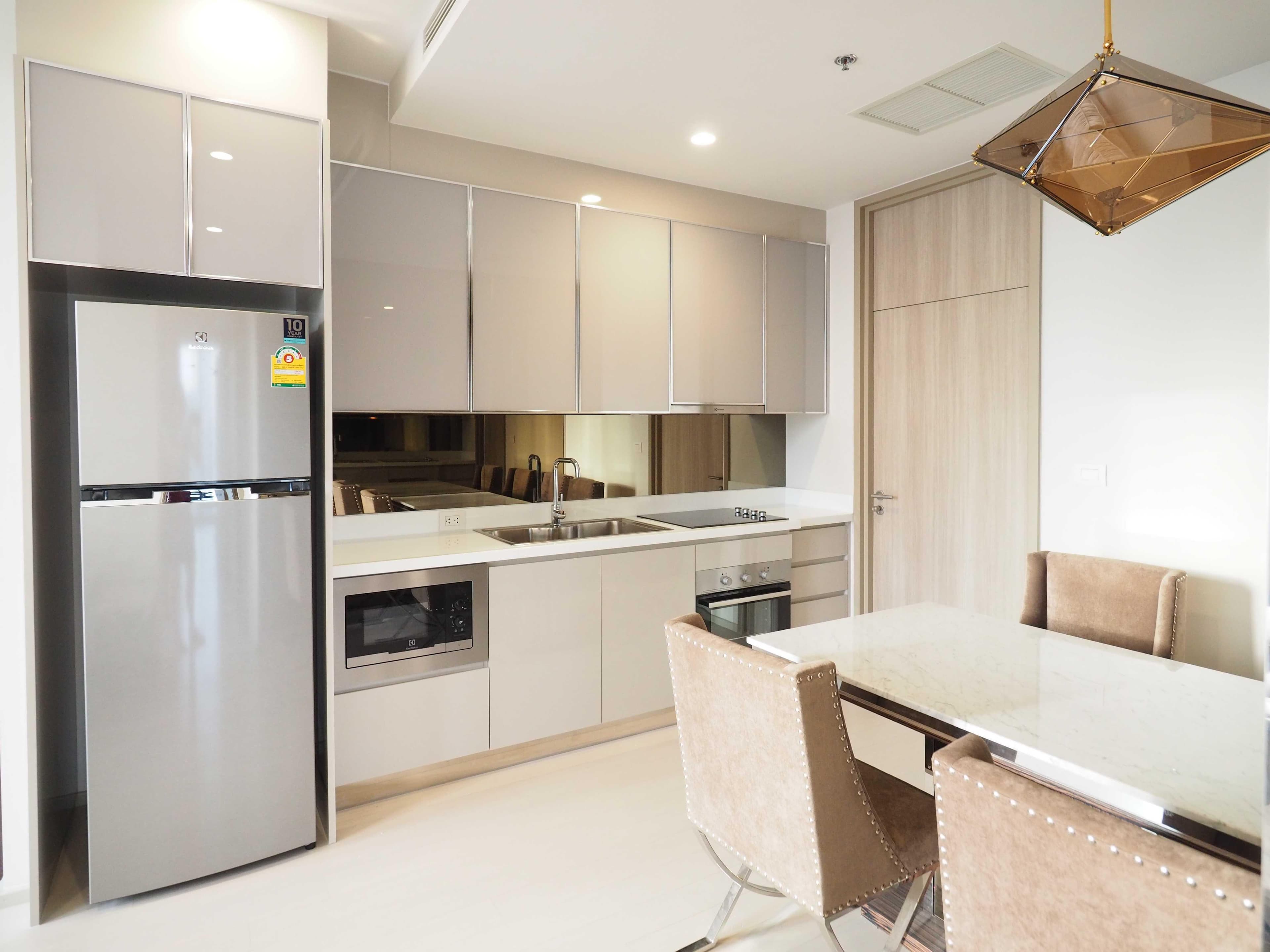5052 – 402_kitchen.jpg