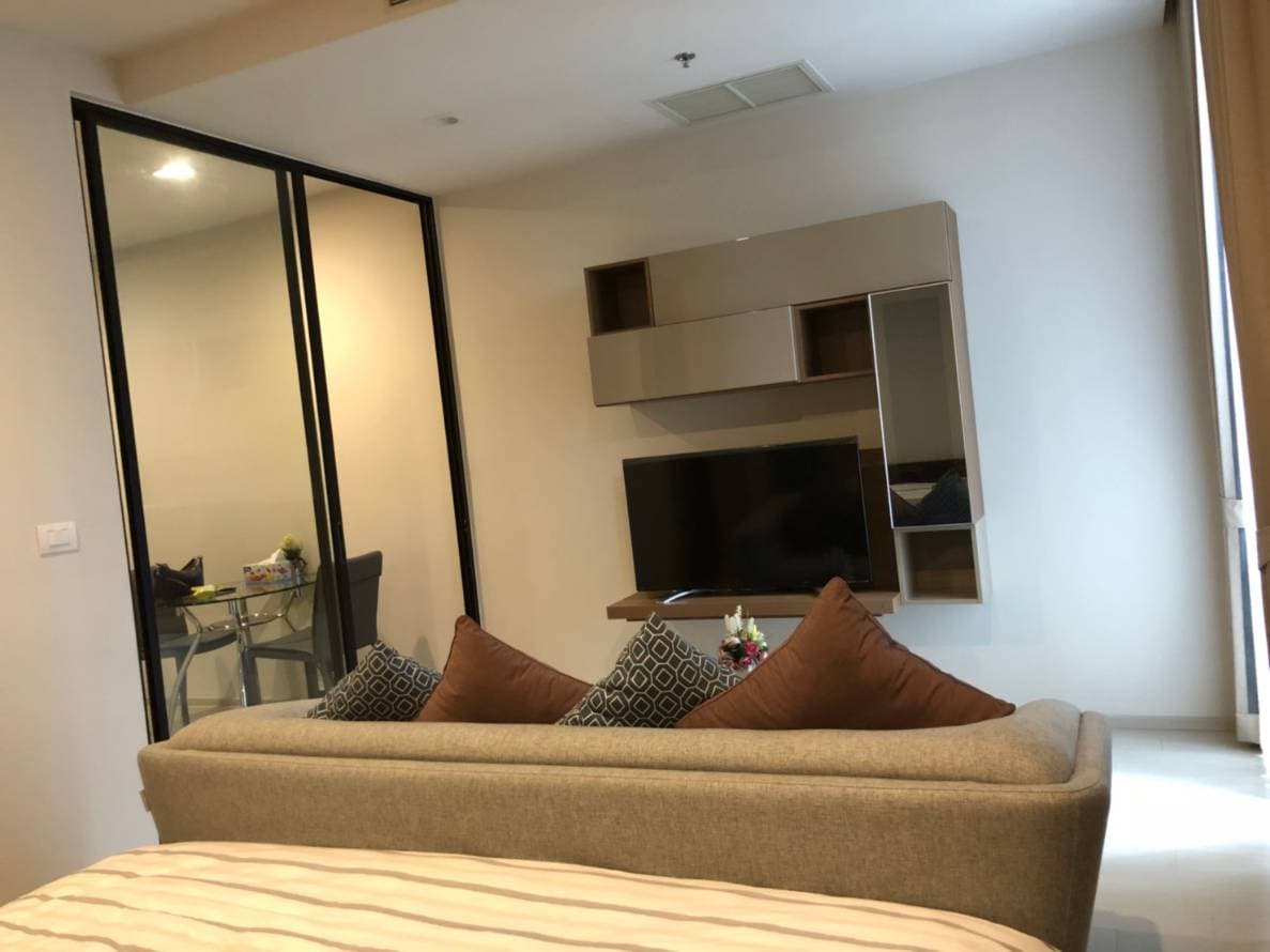 5054 – 105_living_room.jpg
