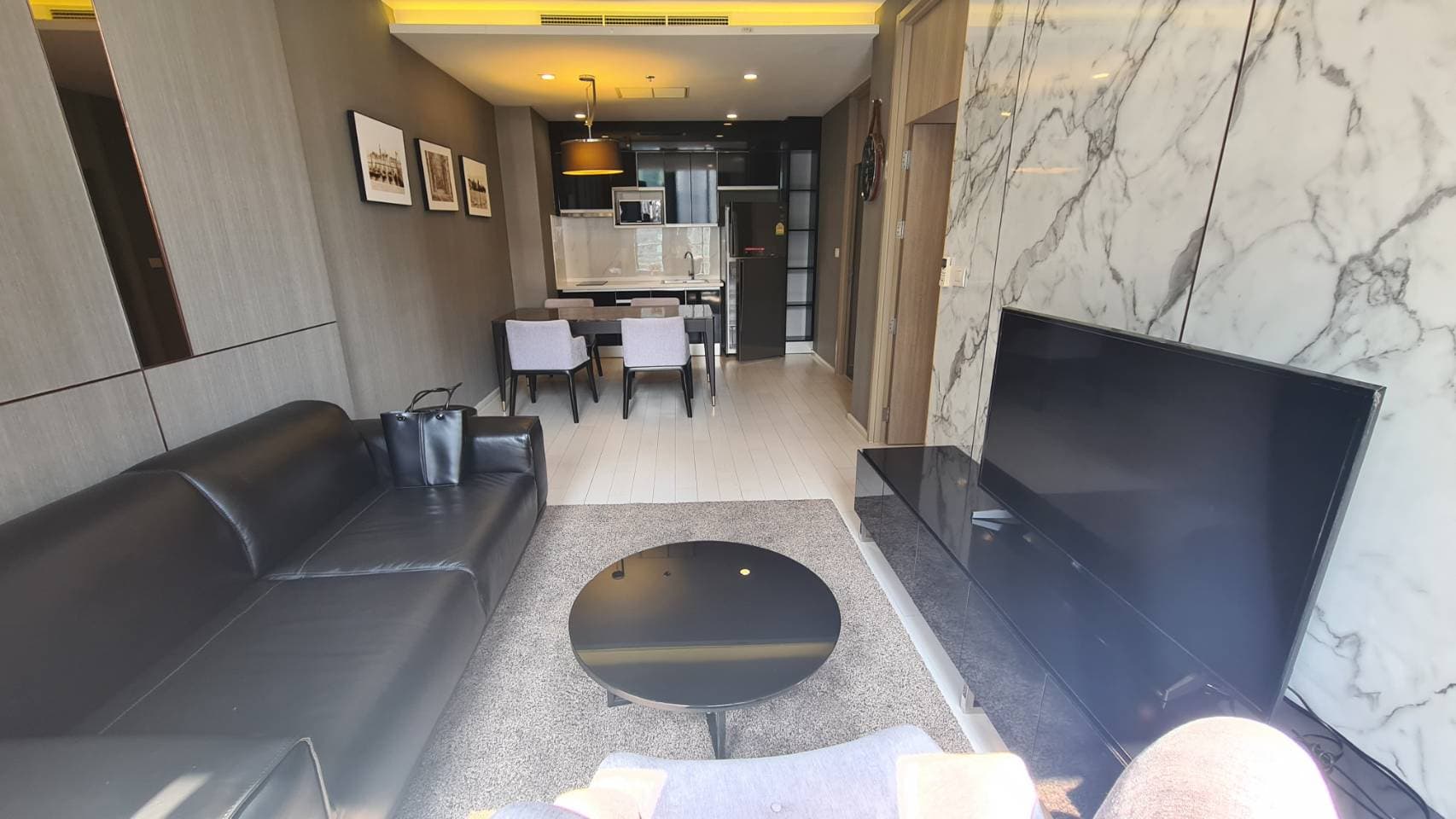 5056 – 101_living_room.jpg