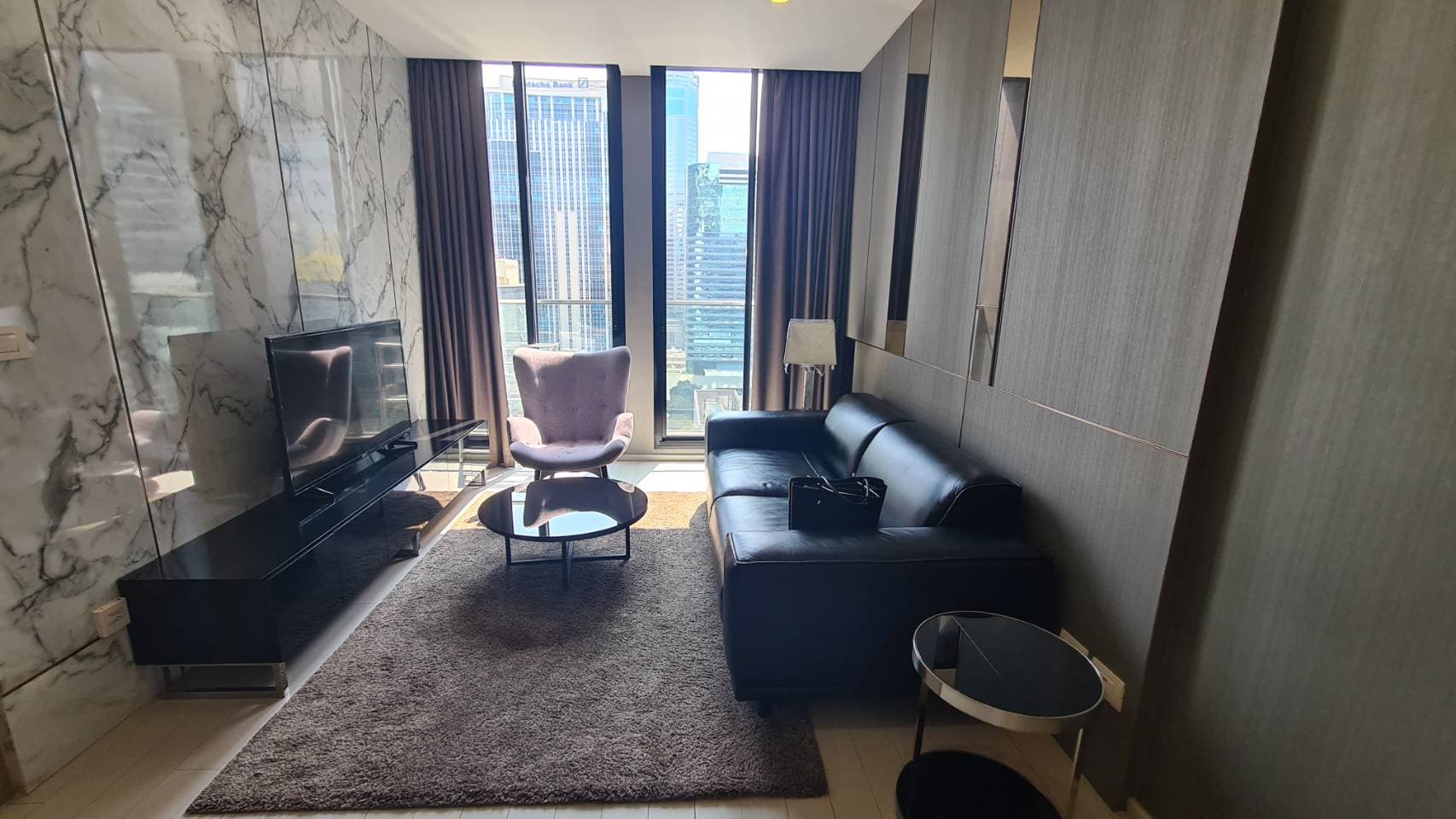 5056 – 102_living_room.jpg