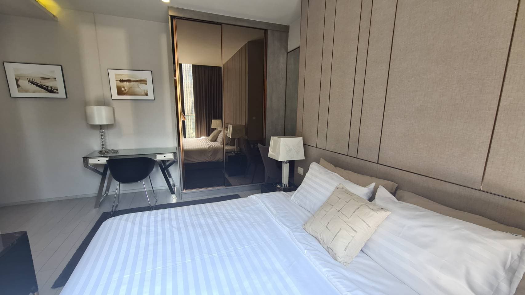 5056 – 202_bedroom.jpg