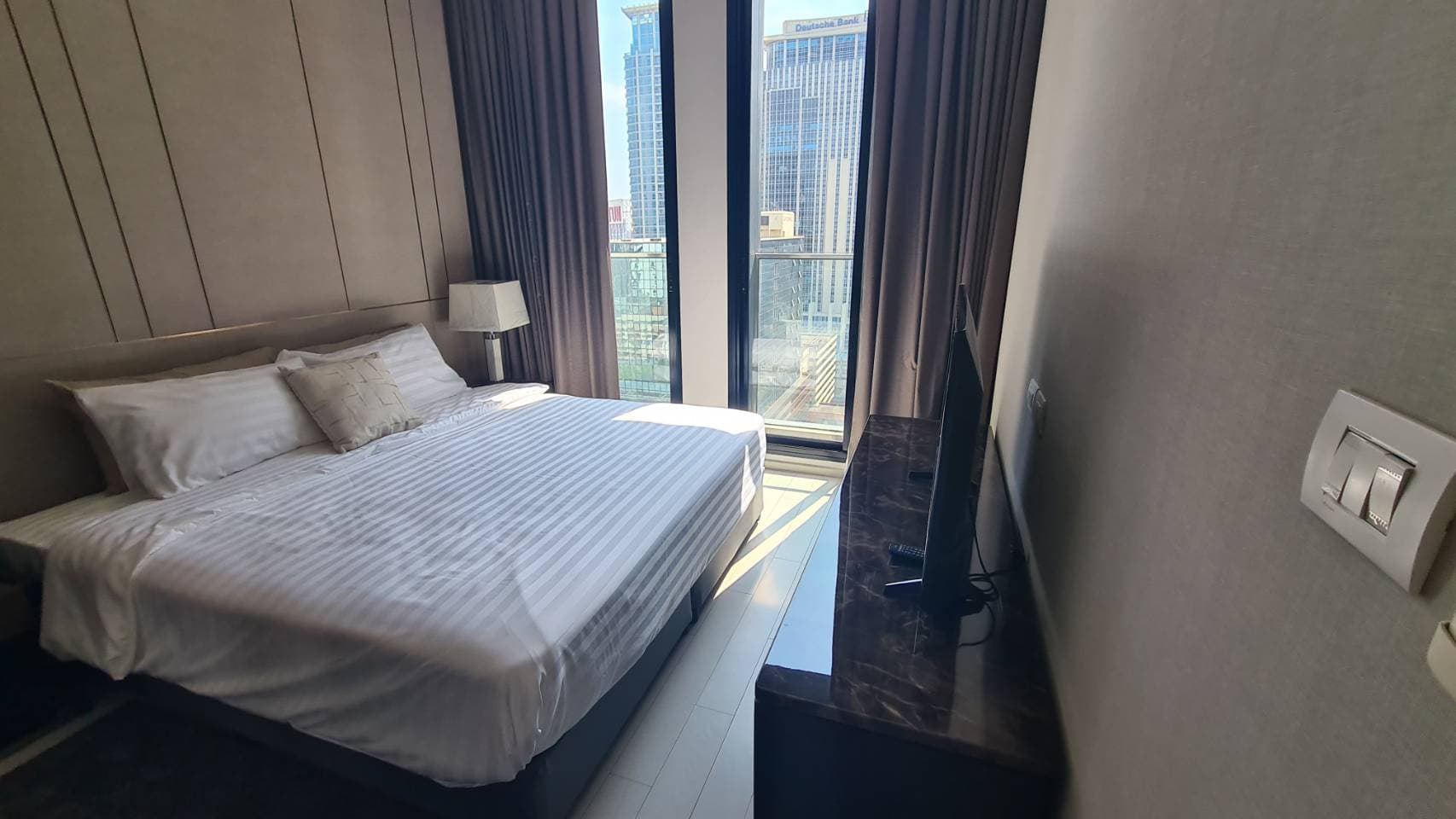 5056 – 203_bedroom.jpg