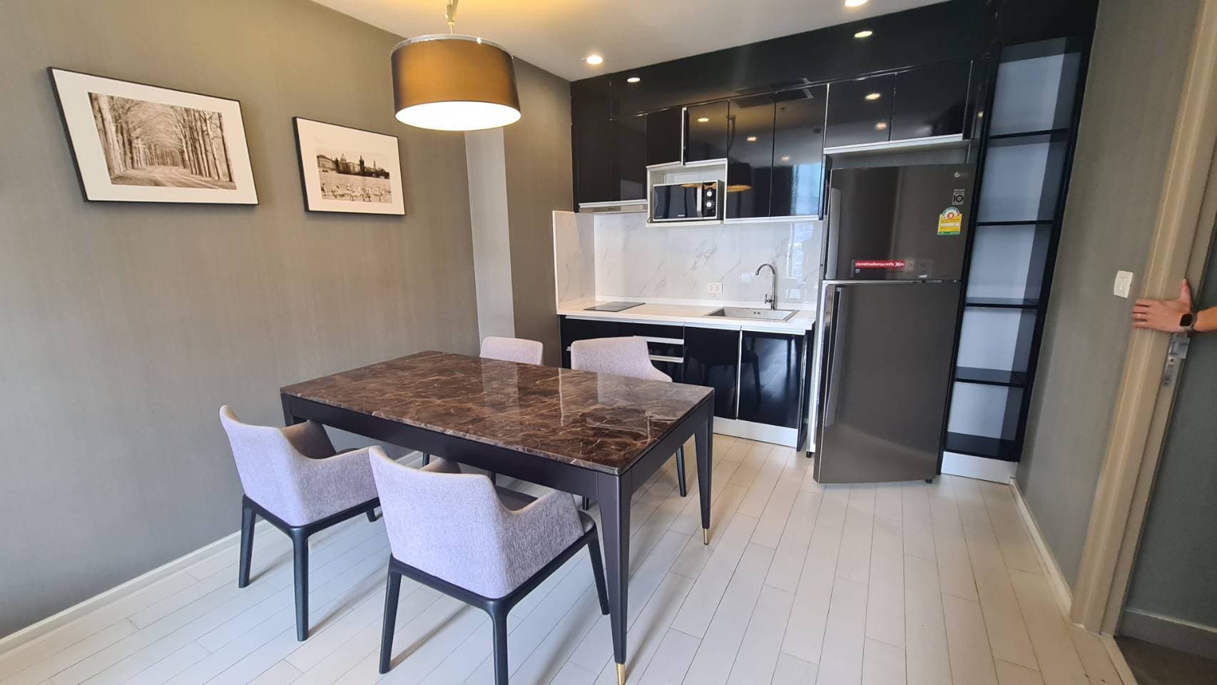 5056 – 401_kitchen.jpg