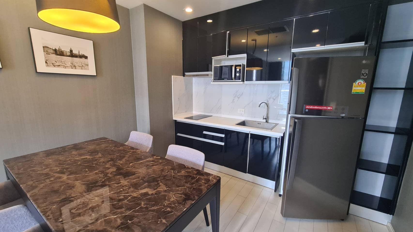 5056 – 402_kitchen.jpg